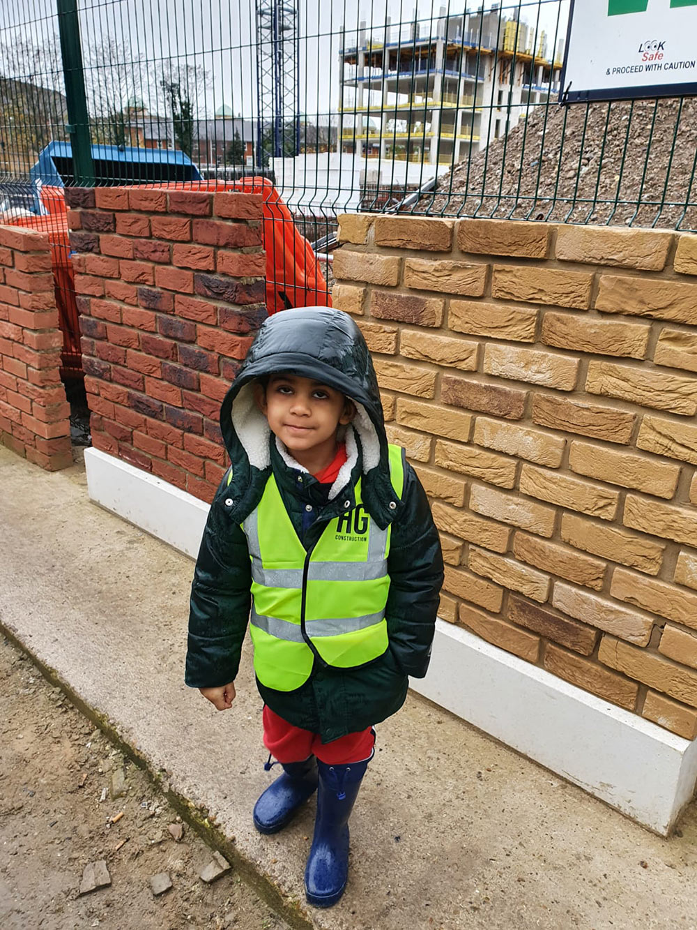 Little Me Day Nursery Children visited HG Construction's Canada Water site